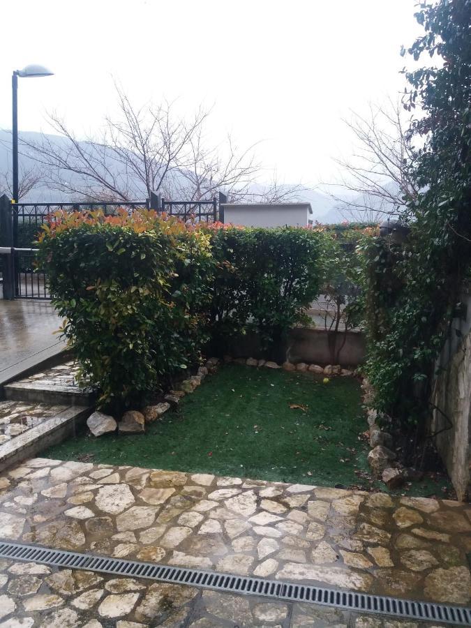 Tana Per Gli Ospiti Apartment Terni Luaran gambar