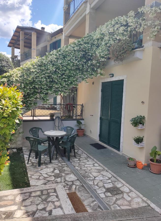 Tana Per Gli Ospiti Apartment Terni Luaran gambar