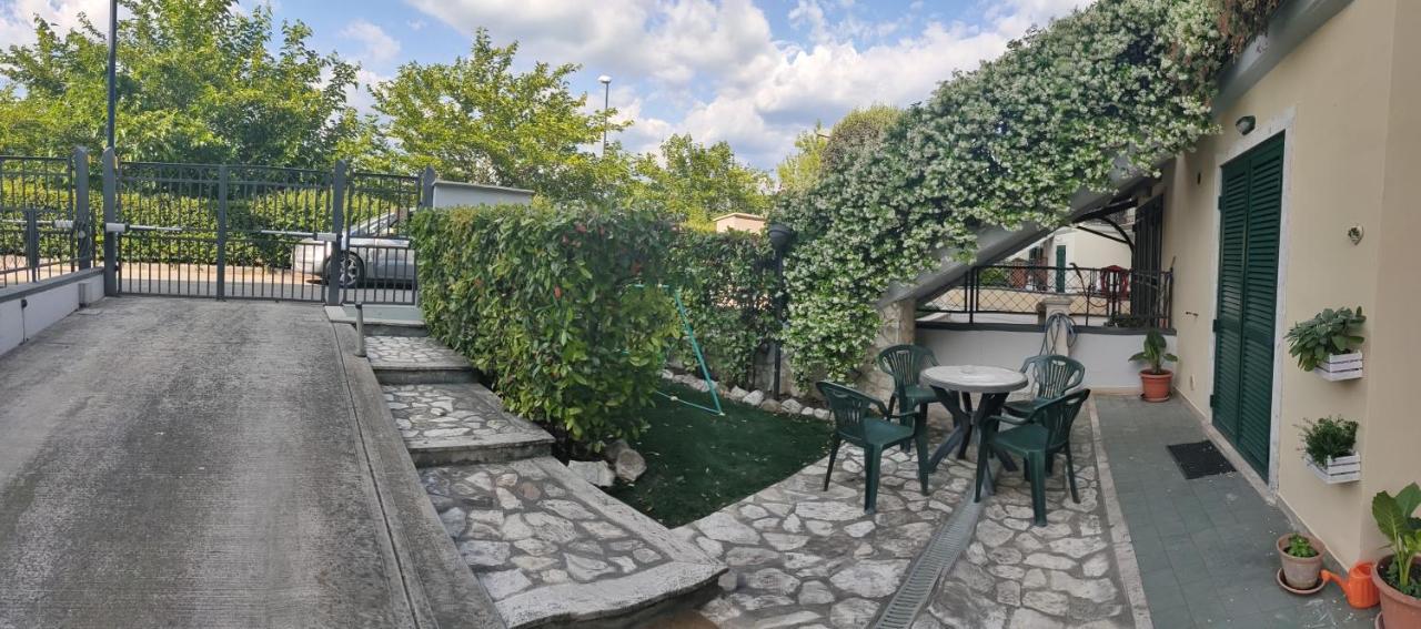 Tana Per Gli Ospiti Apartment Terni Luaran gambar